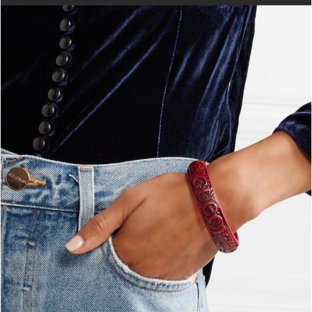 Gucci Resin Carved Bangle Bracelet, Unisex